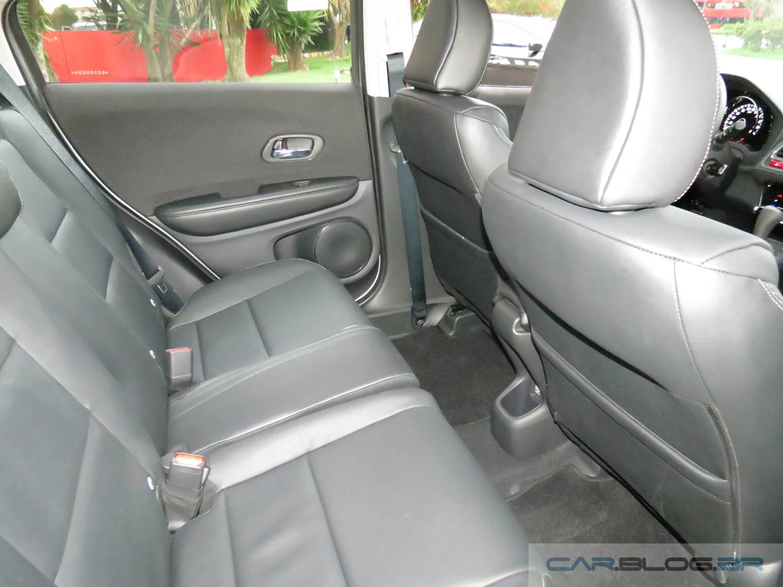 carro Honda HR-V - espaço traseiro