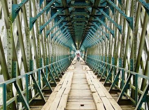 Daya Tarik Obyek Wisata Jembatan Sasak Cirahong di Ciamis 