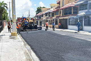 MOPC desarrolla amplio programa de asfaltado y construcción de aceras