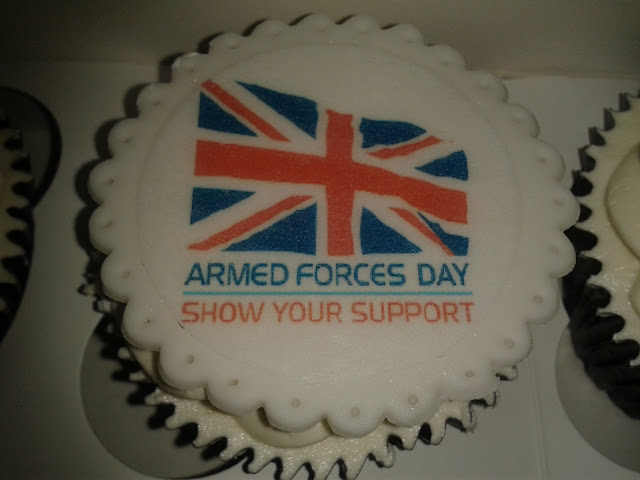 armed forces day, armed forces day cupcakes, army cupcake, help for hearoes cupcake