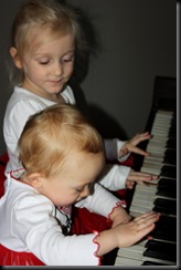 8christmas with bella, sophie, and tenley 083 edit