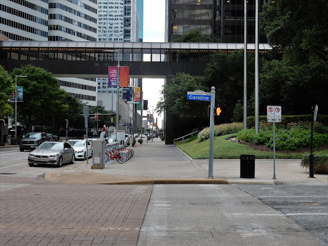 McKinney St at Caroline St at Houston Center - Downtown Houston