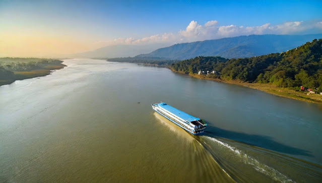 River cruise on Brahmaputra River (Photo: OK North East)