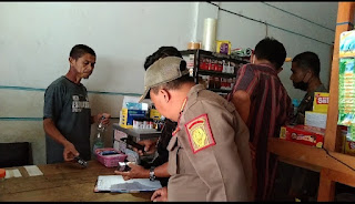 Tim Gabungan di Tana Toraja Gelar Operasi Peredaran Barang Kena Cukai Ilegal Hasil Tembakau di Pasar Salubarani