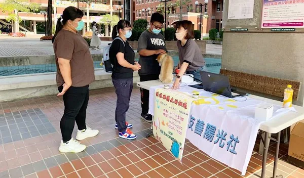 ▲大葉大學友善陽光社在校內擺攤，獲得許多迴響。（圖／大葉大學提供）