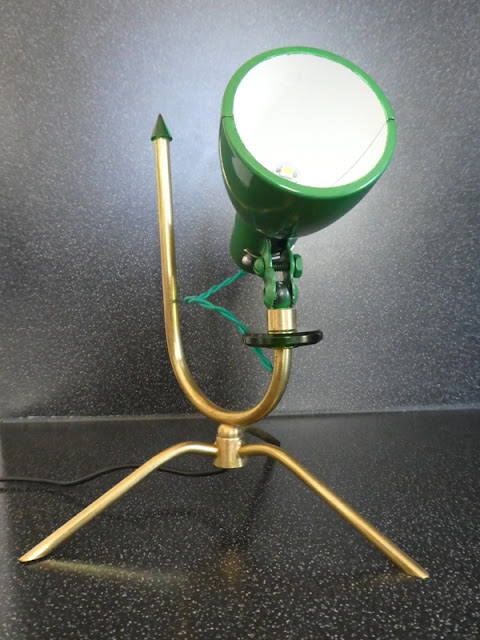 primavera, printemps, vert, jardin, singer, machine à coudre, jouy le chatel, éclairages, lampe, lampesgrichard, richard, grichard, g’richard, vintage, ancien, retro, atelier, désign, industriel, édison, brocante, loft, dans le noir, ampoule
