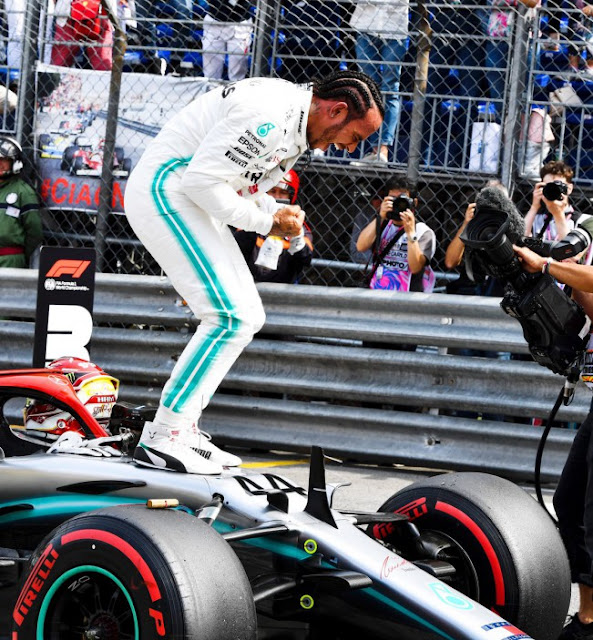 Lewis Hamilton logra su pole 85 en Mónaco 