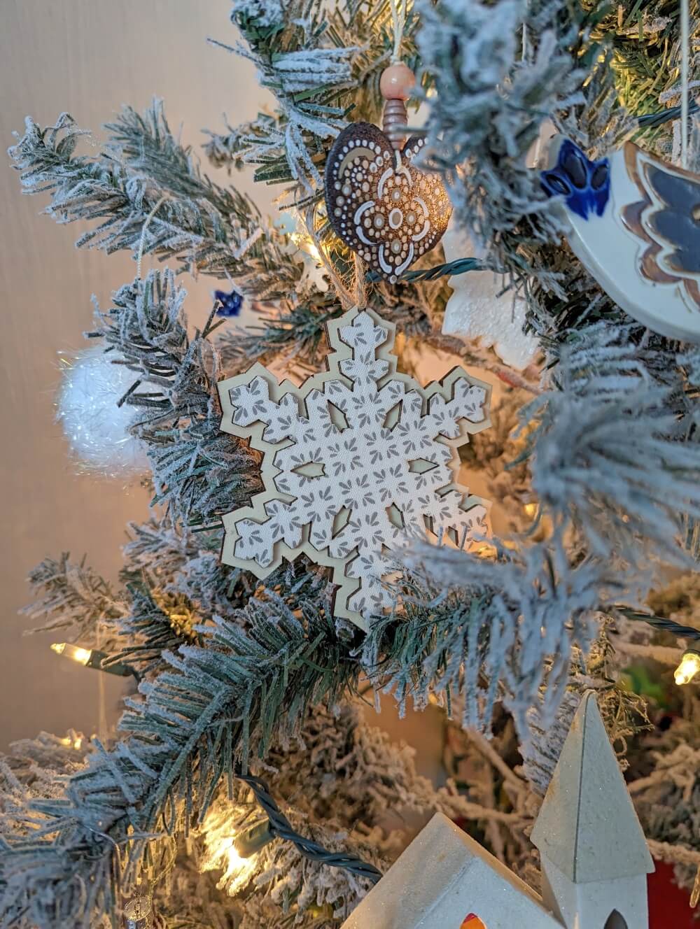 Scandinavian-Themed Christmas Tree