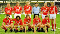 ROYAL STANDARD DE LIÈGE - Lieja, Bélgica - Temporada 1981-82 - Poel, Meeuws, Dardenne, Preud'homme, Wendt y Arie Haan; Gerets, Tahamata, Plessers, Vandermissen y Englebert - En la temporada 81-82, el STANDARD LIÈGE se proclamó Campeón de la Liga Belga y perdió la final de la Recopa contra el Barcelona