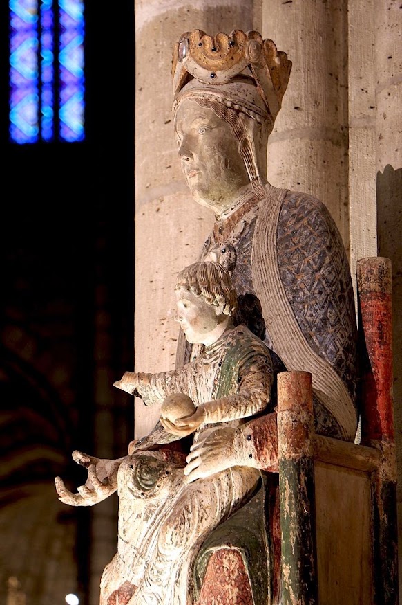 Nossa Senhora de Cluny Abadia Saint Denis, Paris