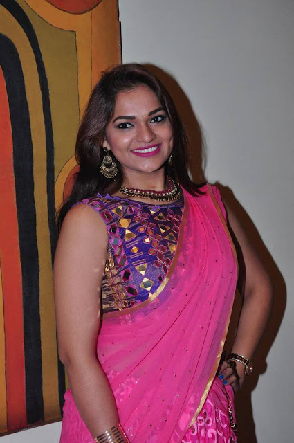 telugu actress Ashwini pink sleeveless saree pics