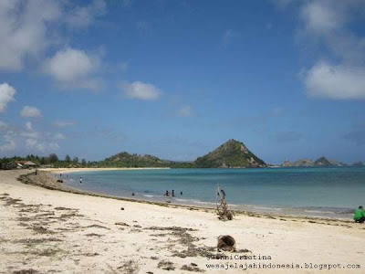 Wisata Pantai Kuta Lombok