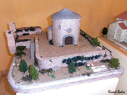 Maqueta de l'església de Sant Esteve i Sant Sebastià del Castell. Autor: Ricard Badia