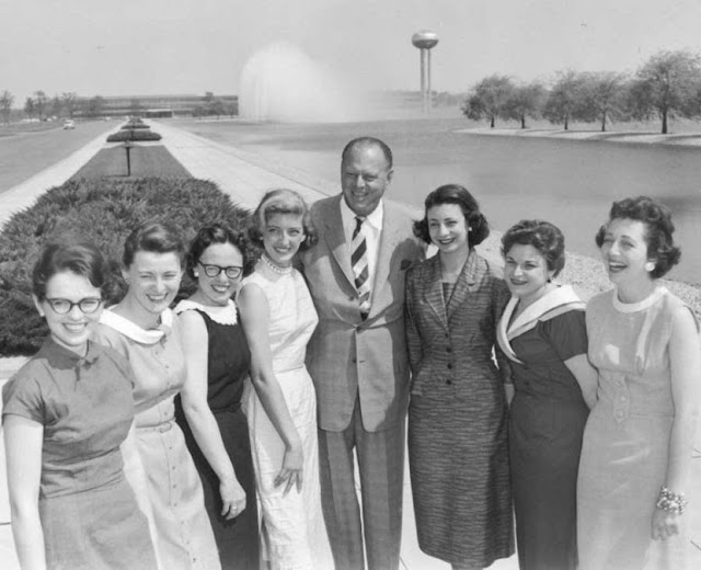 General Motors Technical Center in Michigan | Eero Saarinen | 1955