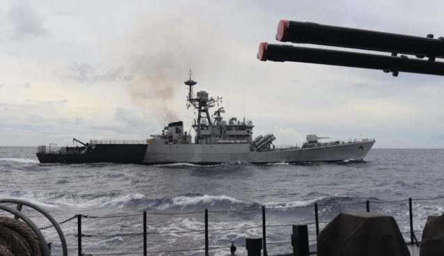 Ability of the Warship KRI Teuku Umar 385 Performs Important Mission in the Strait of Malacca