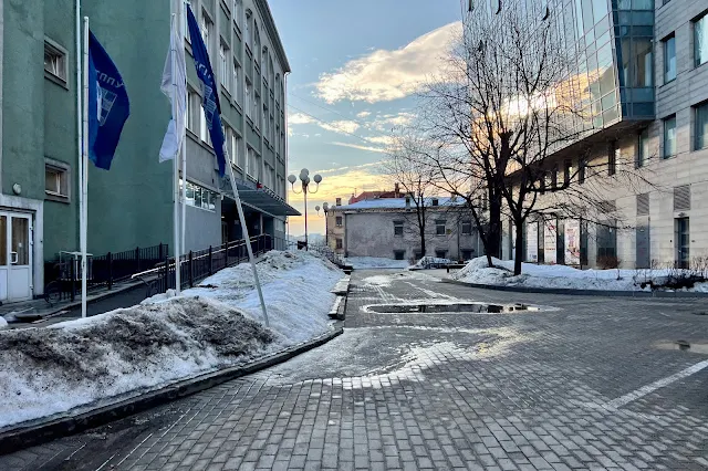 улица Сретенка, Малая Сухаревская площадь, дворы, Московский государственный психолого-педагогический университет (МГППУ), бизнес-центр «Вишнёвый сад»