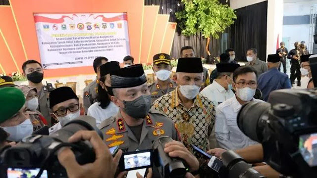 Kapolda Jatim Irjen Teddy Minahasa Ditangkap saat Mau Naik Bus ke Istana Temui Jokowi