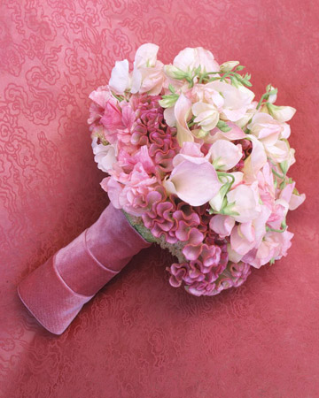 Having a pink winter wedding Why not try adding some velvet ribbon to wrap