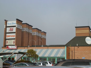 Centro Comercial Torri en Parma. Aldo Rossi