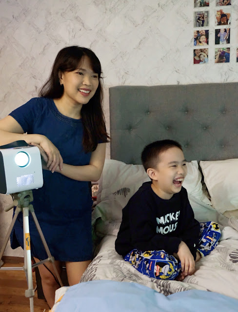 LUMOS RAY Projector review by Nikki Tiu of askmewhats.com