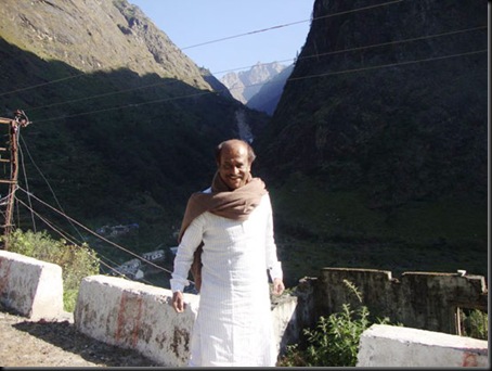 Super-Star-Rajinikanth-At-Himalayas-13