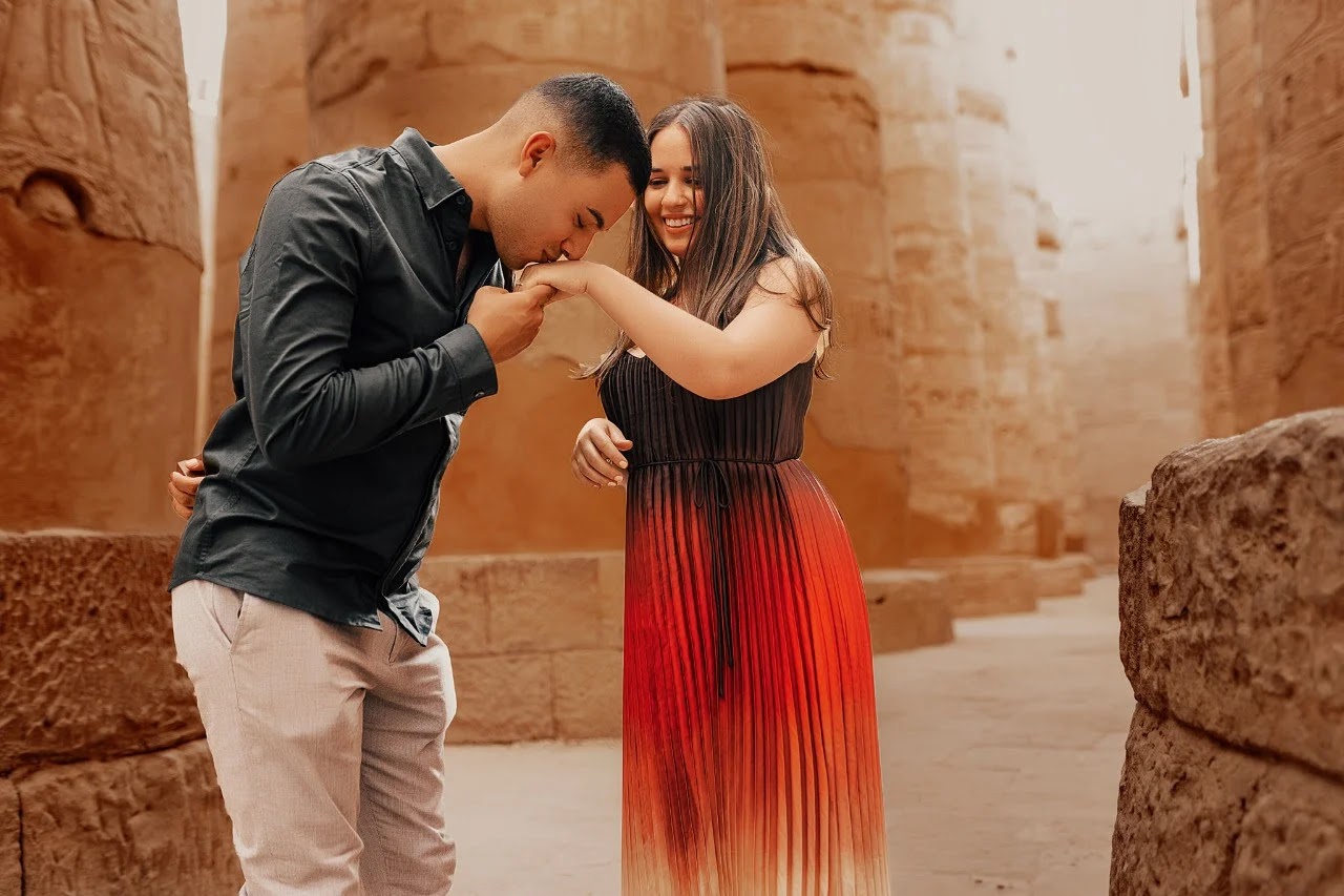 Pictures .. An American witnesses the Pharaohs marrying his girlfriend