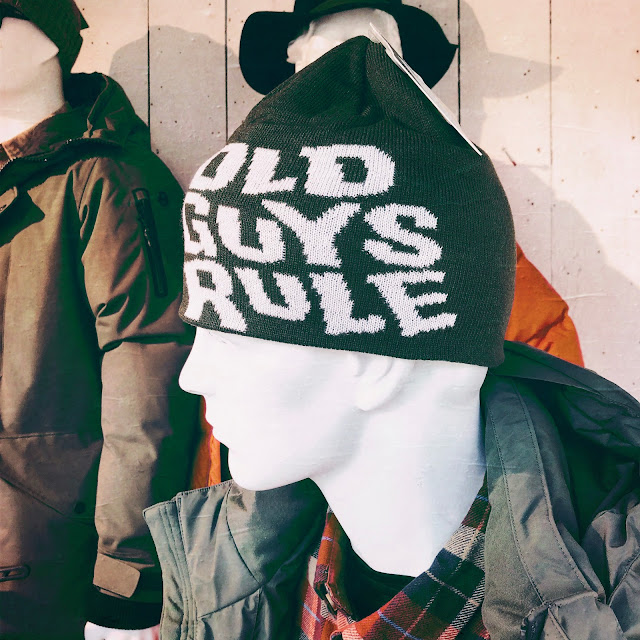 Must met tekst 'Old Guys Rule'