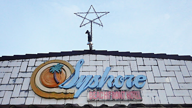 Syshore Beachfront Hotel Signage