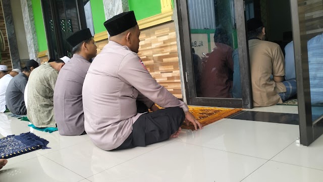 Kegiatan Ibadah Sholat Jum'at Berjamaah Personil Unit Binmas Polsek Setu Diwilayah Hukum Polsek Setu