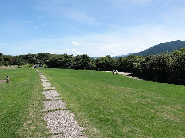 洞ノ原地区の芝生け広場