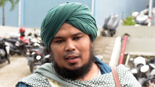 Ustaz Derry Sulaiman Mengaku Dihubungi Bos Holywings saat Kontroversi Miras Mencuat, Ada Apa?