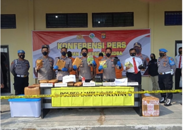Satresnarkoba Polres Lampung Selatan Menangkap 6 Tersangka Penyelundup Narkoba