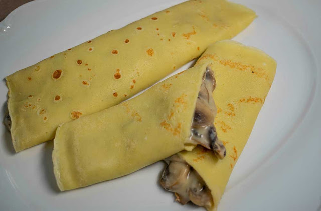 Crepes rellenos de champiñones - aguacateykiwi