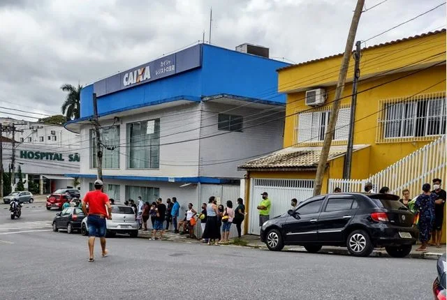 Vander Lopes cobra fiscalização de aglomerações em agências bancárias em Registro-SP