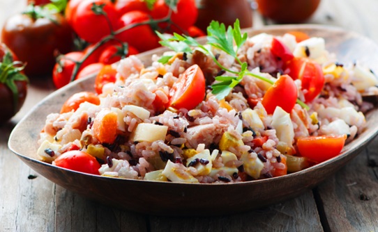 Arroz con atun y tomates