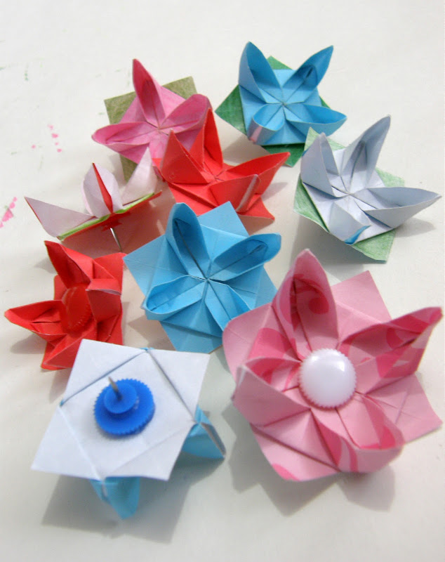 Origami Waterlily Tack pins title=
