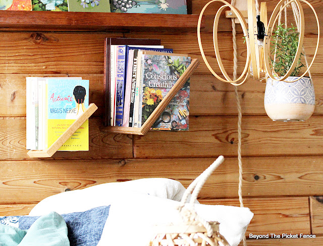 Easy DIY Bookshelves from Thrift Store Finds