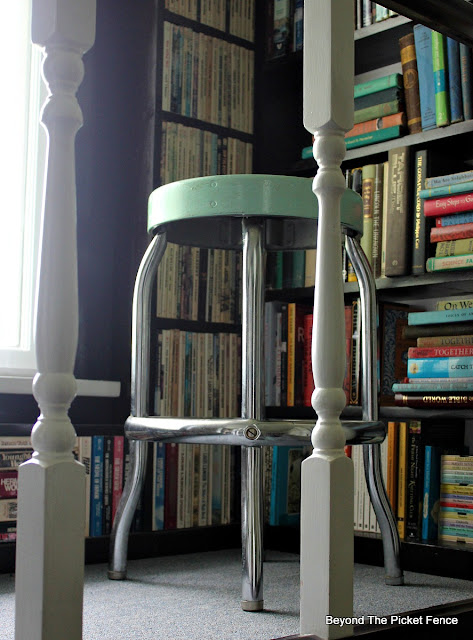 farmhouse, kitchen, stool, metal stool, rust, vintage, Fusion Mineral Paint, http://bec4-beyondthepicketfence.blogspot.com/2016/05/vintage-farmhouse-stool.html