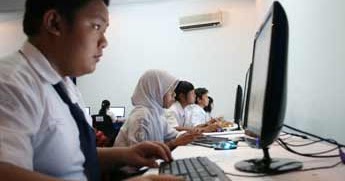 Dampak Negatif Internet ~ kumpulan puisi dan kata mutiara 