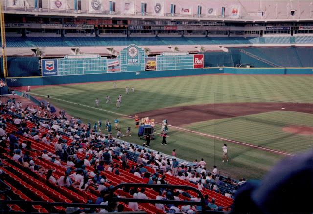 1994-07-10 Joe Robbie Stadium - 3rd base line