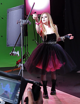 Avril Lavigne stars in this commercial for her first fragrance Black Star 