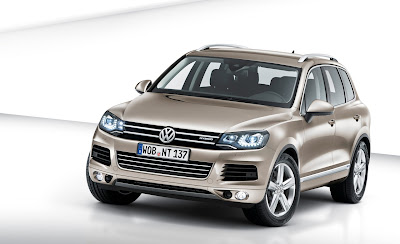 2011 Volkswagen Touareg Front Angle View