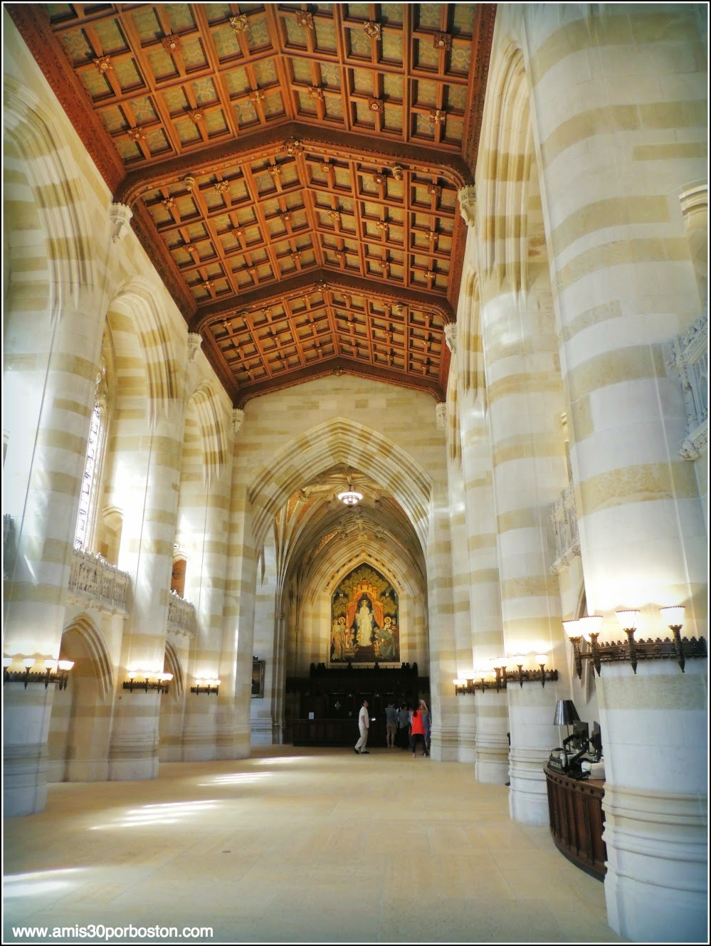 Universidad de Yale: Sterling Memorial Library