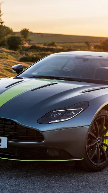 Carro de Luxo Aston Martin DB11 AMR Signature Edition