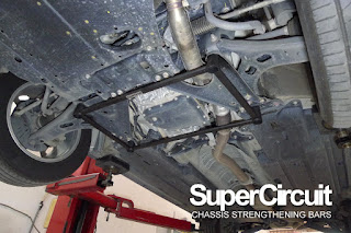 The 2nd generation Subaru XV (Subaru XV2) with the SUPERCIRCUIT FRONT LOWER BRACE installed.
