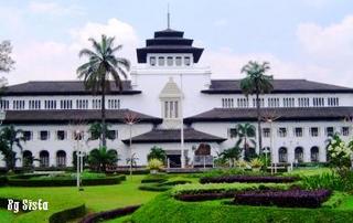 Inilah Daftar Lengkap Tempat Wisata di Bandung