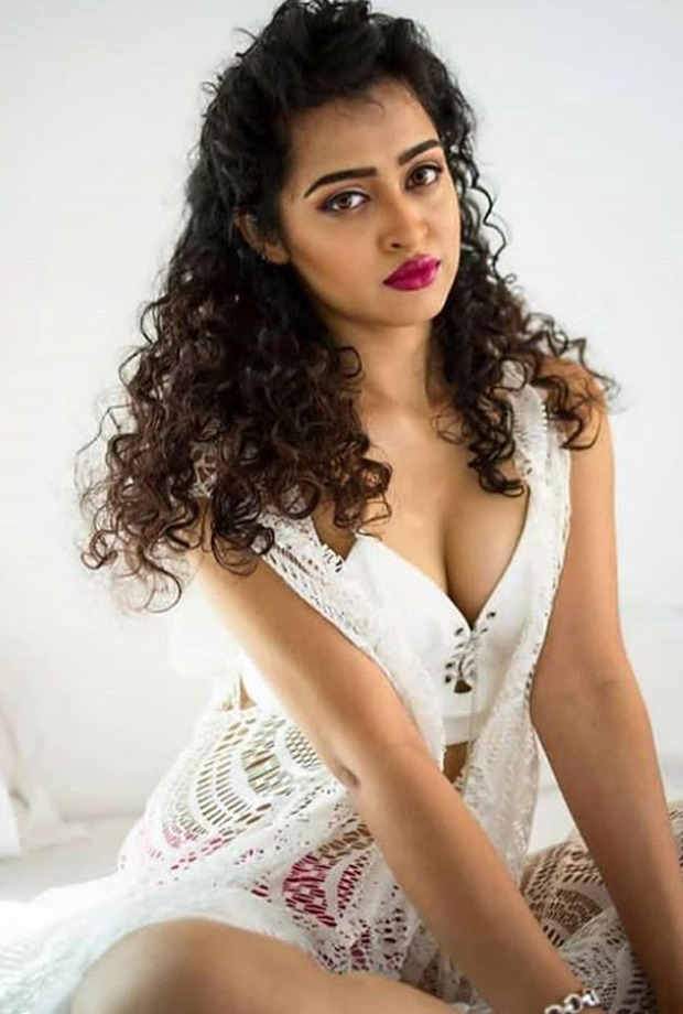 RGV's Dangerous Actress Apsara Rani Hot Photos, Apsara Rani nude, Apsara Rani sexy ,Apsara Rani boobs, Apsara Rani cleavage