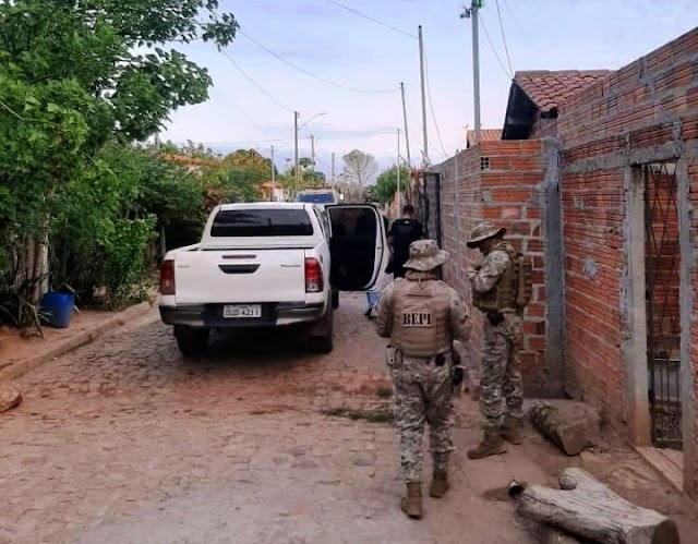 Polícia prende quatro pessoas por tráfico de drogas e posse de arma de fogo em Luzilândia