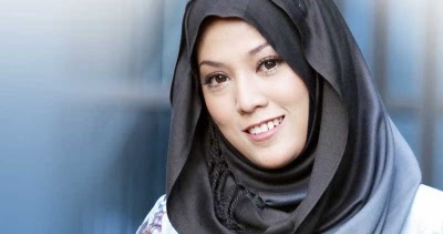 SHILA AMZAH HANGAT-HANGAT TAHI AYAM DALAM BERTUDUNG