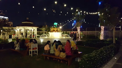 tempat makan, jogja, tempat makan di jogja, tempat makan romantis di jogja, tempat makan bertema kebun, tempat makan kece di jogja, tempat makan asik, cafe romantis, cafe bertema kebun, 